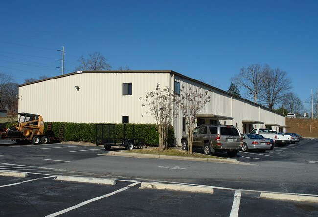 More details for 450 S Cemetery St, Norcross, GA - Industrial for Lease