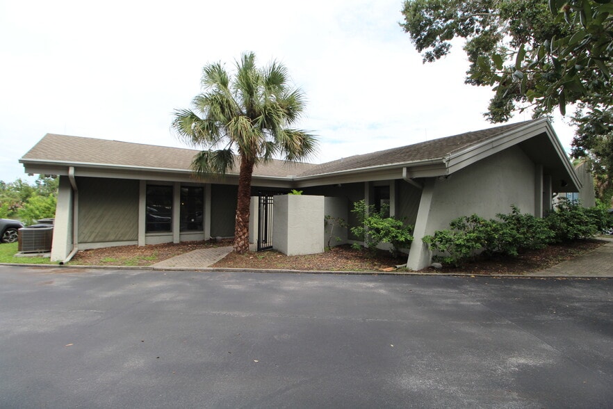 5717 Bessie Dr, Sarasota, FL for lease - Building Photo - Image 2 of 14
