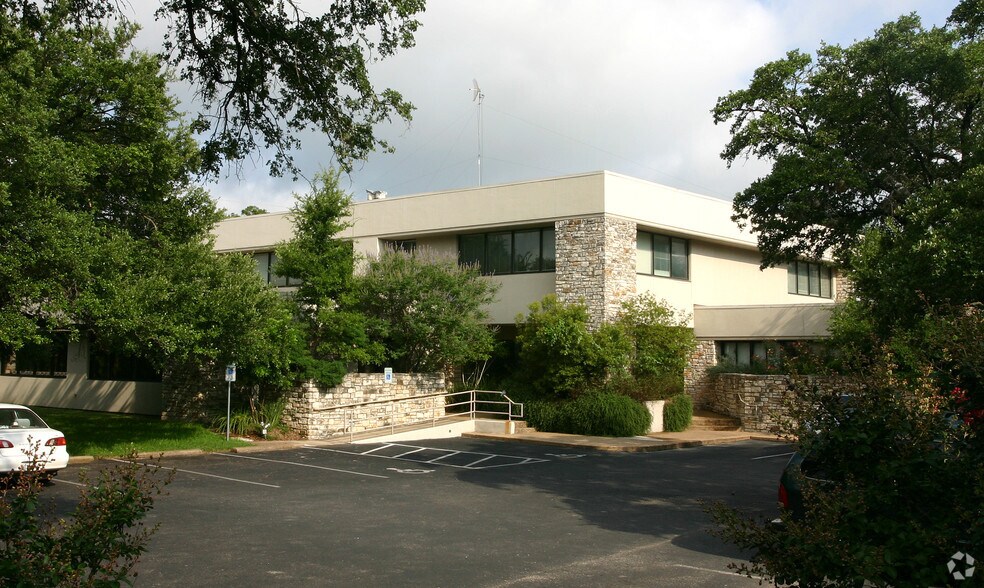 12416 Hymeadow Dr, Austin, TX à louer - Photo du bâtiment - Image 2 de 36