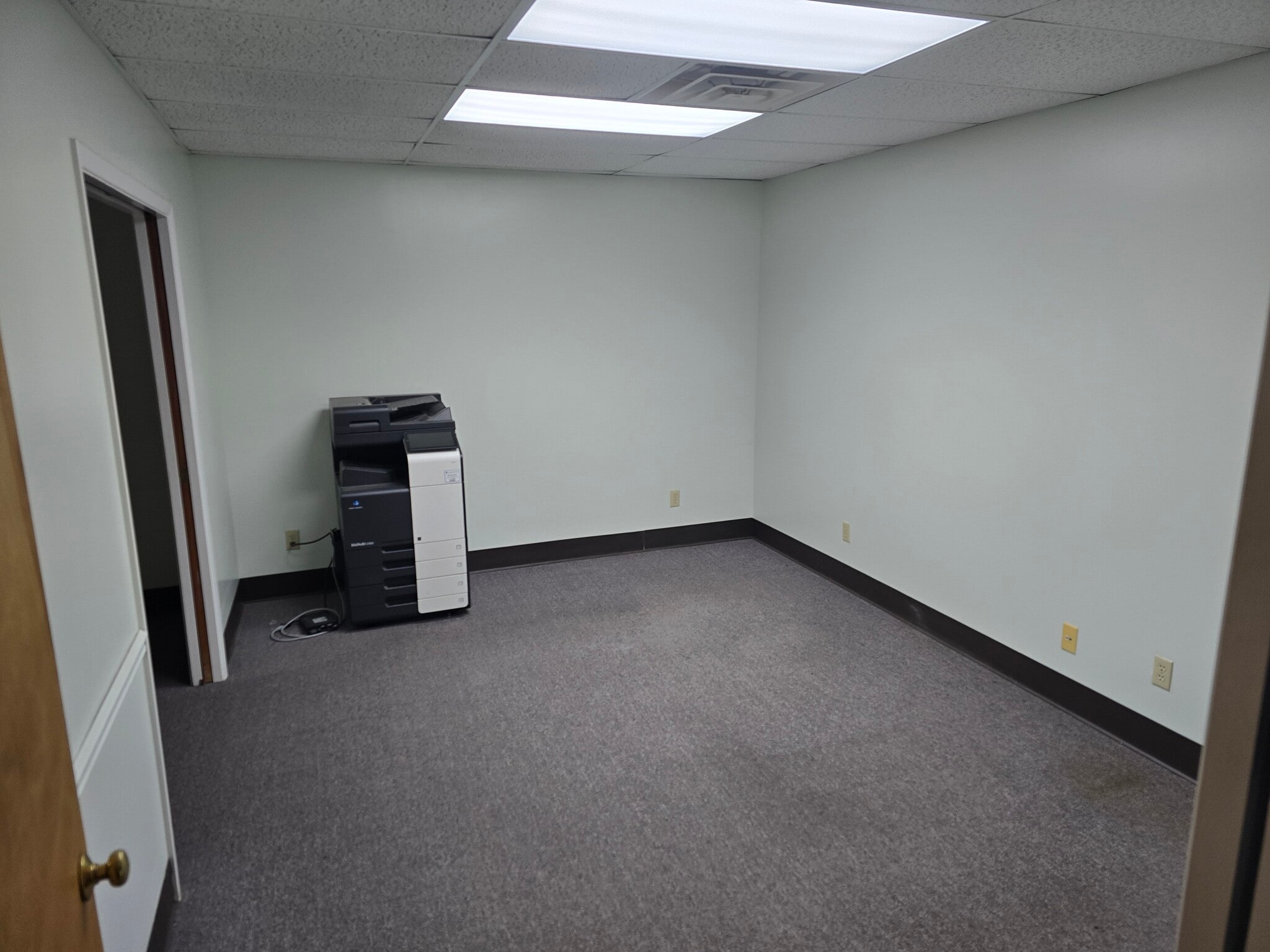 157 Concord Plaza Shopping Ctr, Saint Louis, MO for lease Interior Photo- Image 1 of 14