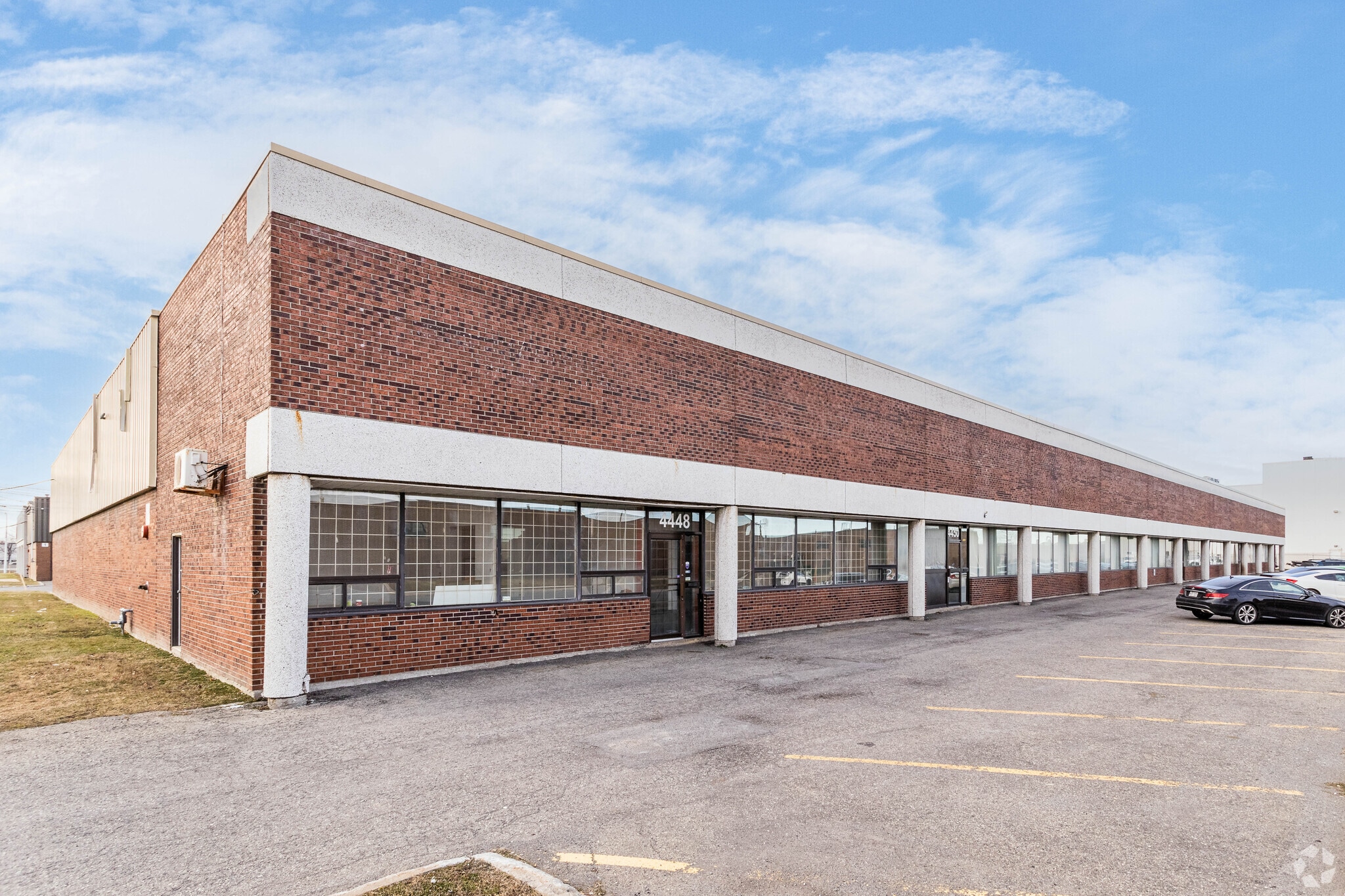 4448-4454 Rue Garand, Montréal, QC for lease Primary Photo- Image 1 of 8