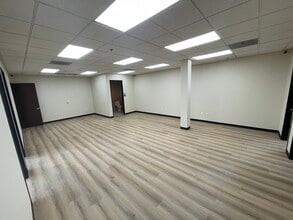 8991 W Flamingo Rd, Las Vegas, NV for lease Interior Photo- Image 2 of 9