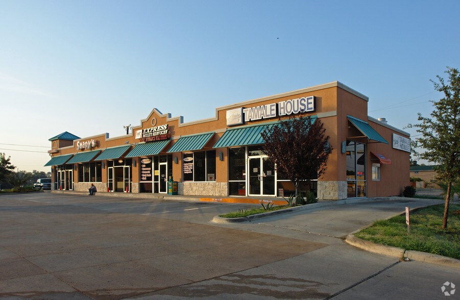 5006 Columbia Ave, Dallas, TX for lease - Building Photo - Image 2 of 5