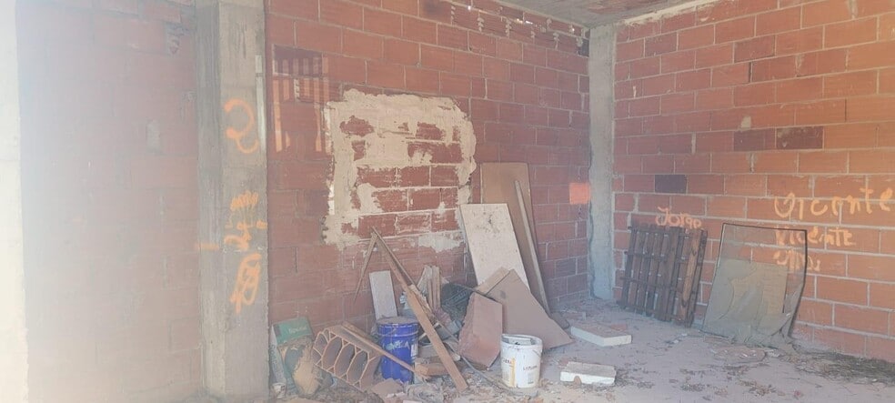 Retail in Cáceres for lease - Building Photo - Image 3 of 10