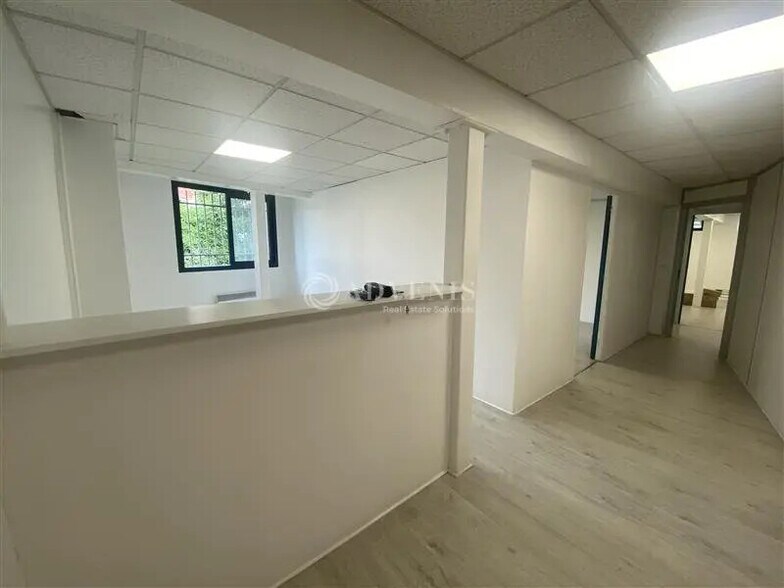 Office in Vitry-sur-Seine for lease - Interior Photo - Image 2 of 9