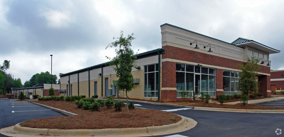 130 W Holly Springs Rd, Holly Springs, NC for lease - Building Photo - Image 3 of 7