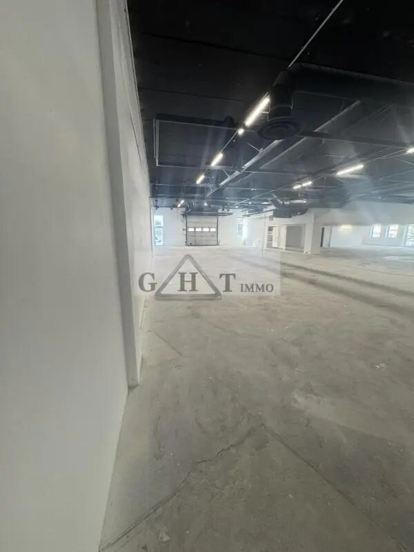 Industrial in Ivry-sur-Seine for lease Building Photo- Image 1 of 7