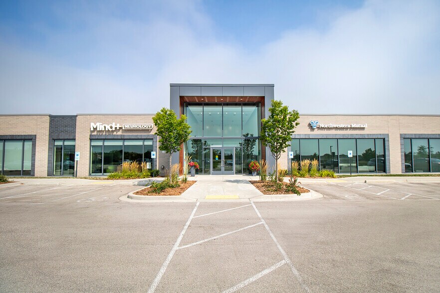 12200 N Corporate Pky, Mequon, WI for lease - Building Photo - Image 2 of 11