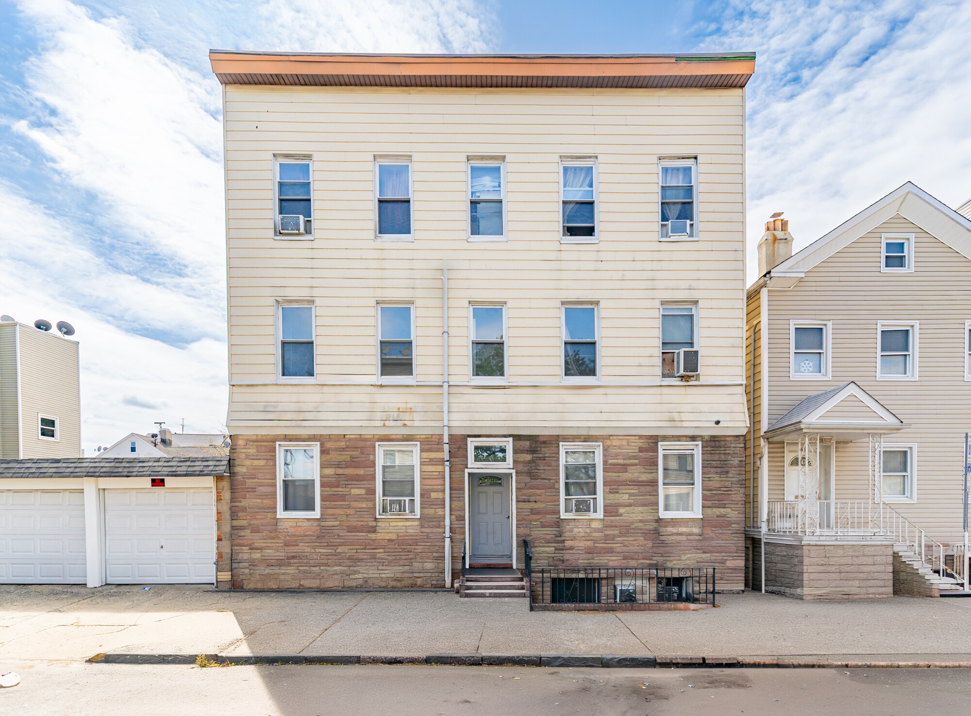 51 Richards St, Newark, NJ à vendre Photo principale- Image 1 de 49