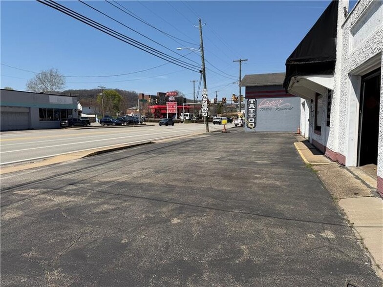 200 Freeport St, New Kensington, PA for sale - Building Photo - Image 2 of 3