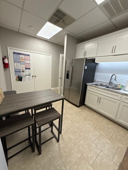 1635 McFarland Blvd N, Tuscaloosa, AL à louer - Photo du bâtiment - Image 3 de 8