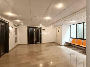 Office in Lleida, Lérida for lease Interior Photo- Image 2 of 22