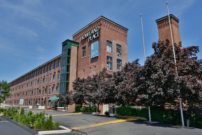 Plus de détails pour 651 Orchard St, New Bedford, MA - Plusieurs types d'espaces à louer