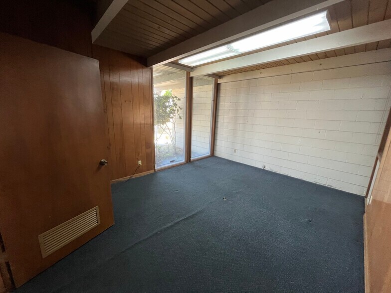 3183 S Parkway Dr, Fresno, CA à louer - Photo du bâtiment - Image 3 de 8