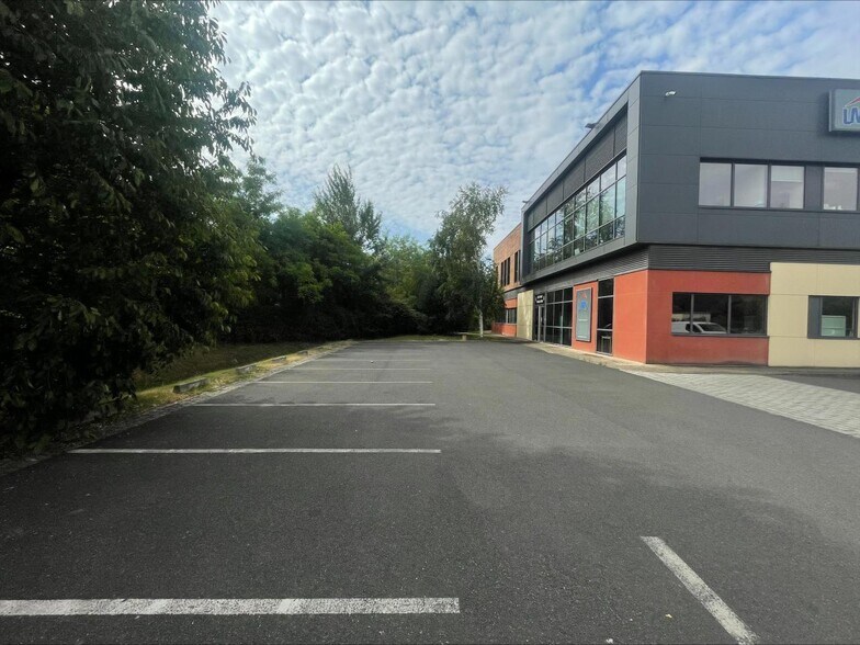 Flex in Villeneuve-la-Garenne for lease - Building Photo - Image 2 of 14