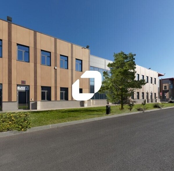 7-11 Allée Des Carrieres, Le Blanc-Mesnil à louer - Photo du bâtiment - Image 3 de 5