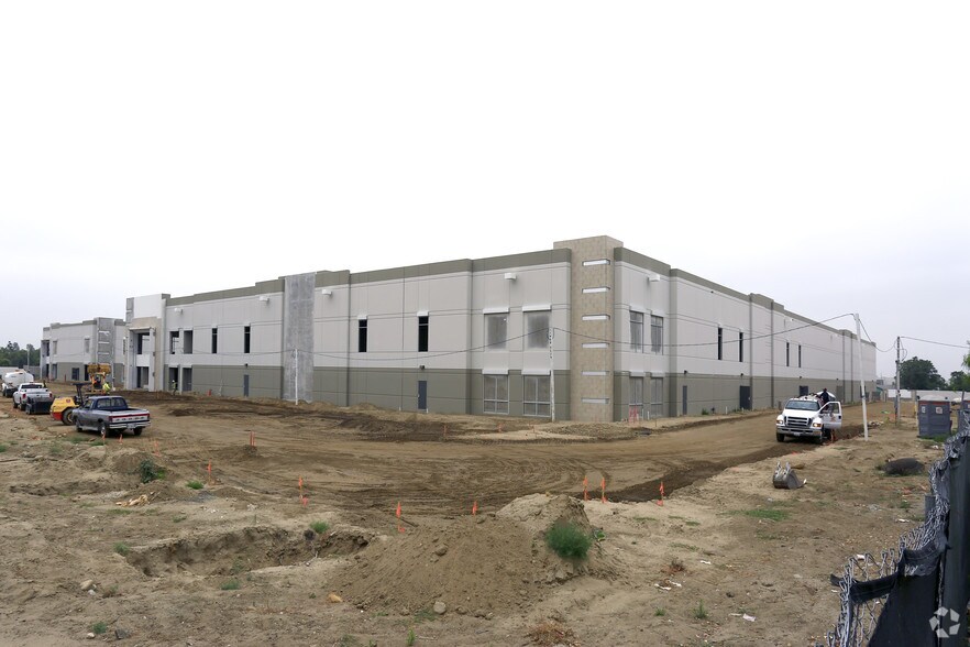 1120 Mission Blvd, Ontario, CA à louer - Photo du bâtiment - Image 3 de 9