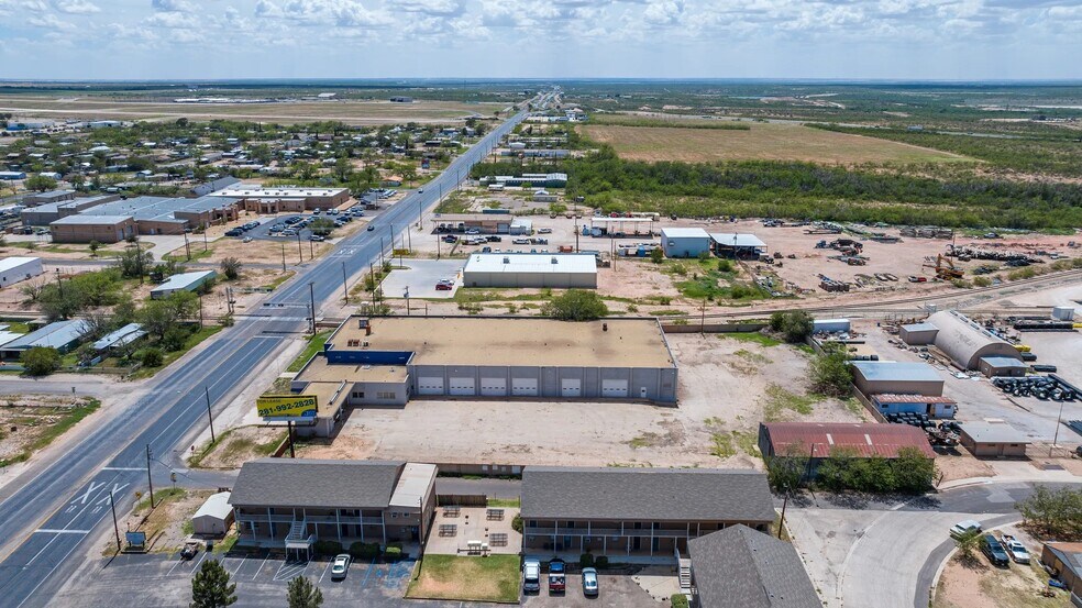 3418 W Highway 80, Big Spring, TX à louer - Photo du bâtiment - Image 2 de 15