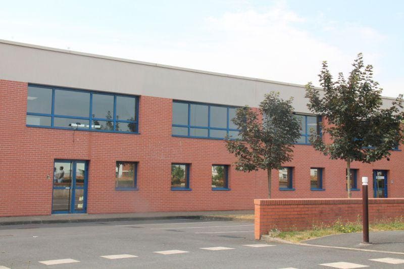 Flex in Limoges-Fourches for lease Building Photo- Image 1 of 3