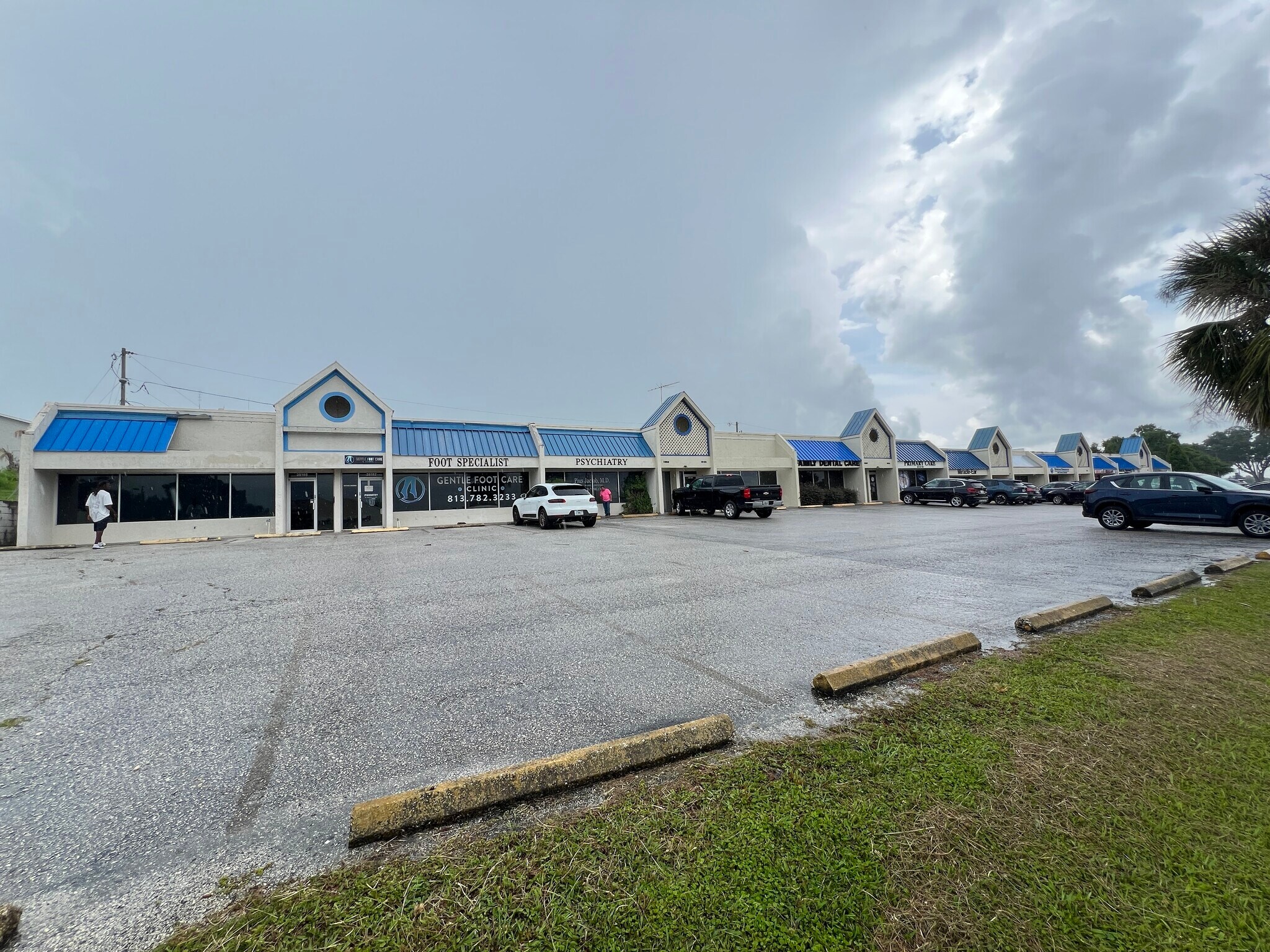 38184 Medical Center Ave, Zephyrhills, FL à louer Photo du bâtiment- Image 1 de 14