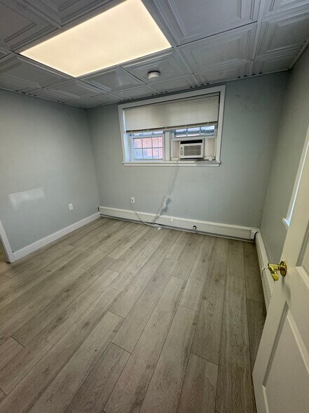 440 Ridge Rd, Lyndhurst, NJ à louer - Photo du bâtiment - Image 2 de 10