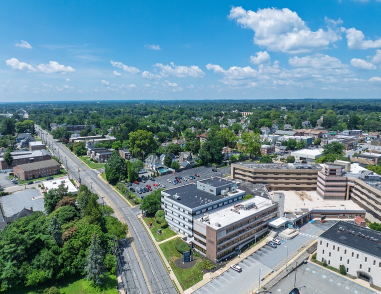 175 E Chester Pike, Ridley Park, PA for lease - Primary Photo - Image 1 of 12