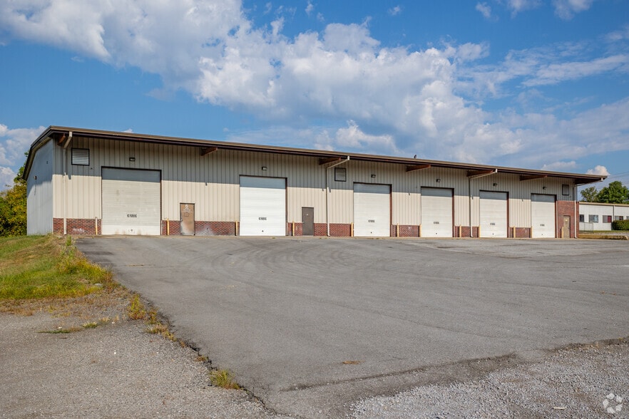 1330 Gateway Dr, Gallatin, TN à louer - Photo du bâtiment - Image 3 de 6