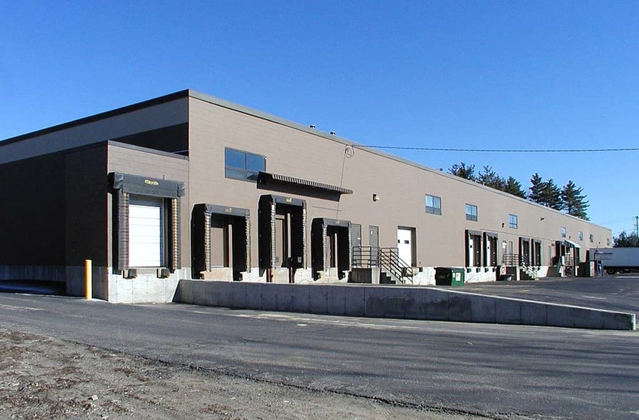 100 Crawford St, Leominster, MA à louer - Photo du bâtiment - Image 3 de 9