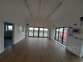 Coast Dr, New Romney for lease Interior Photo- Image 1 of 3