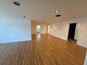 1132 SE Salmon St, Portland, OR for sale Interior Photo- Image 2 of 5