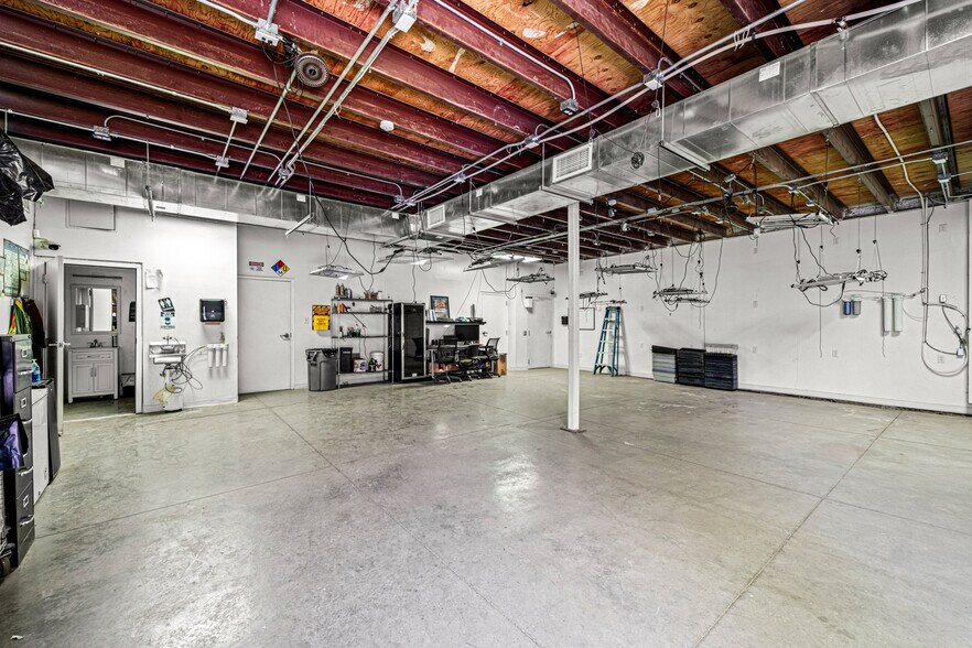 1215 Santa Fe Dr, Pueblo, CO à vendre - Photo du bâtiment - Image 2 de 30