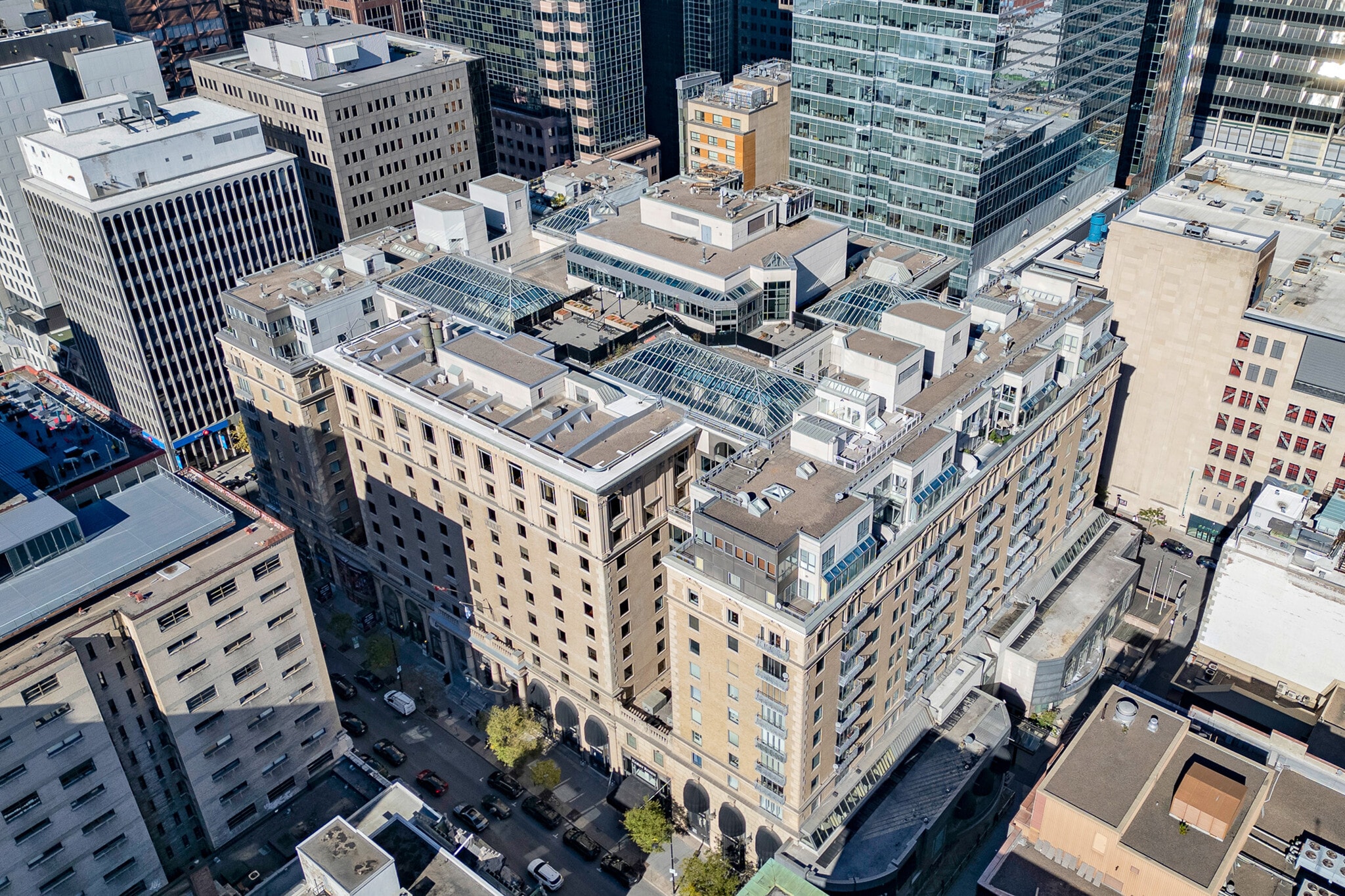 1555 Rue Peel, Montréal, QC for lease Primary Photo- Image 1 of 55