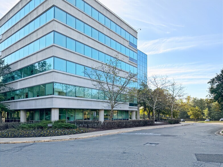 4041 Powder Mill Rd, Beltsville, MD à louer - Photo du bâtiment - Image 2 de 17