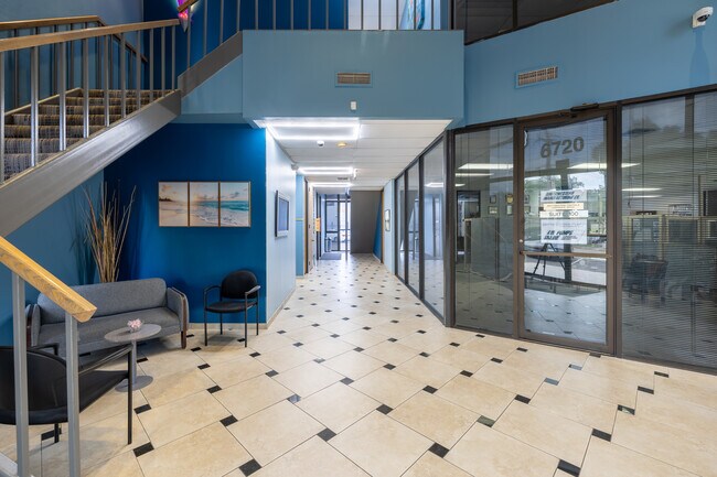 More details for 6720 Sands Point Dr, Houston, TX - Office, Office/Retail for Lease