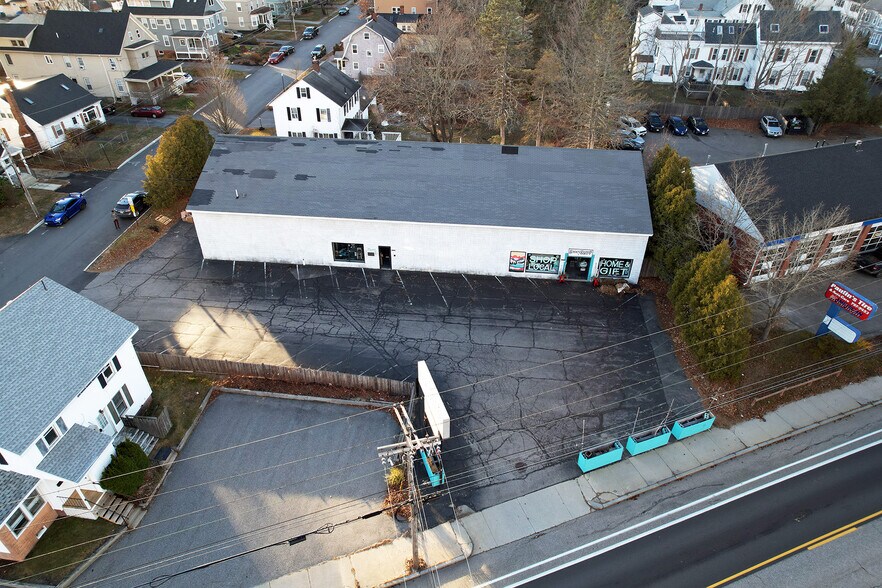 1026 Forest Ave, Portland, ME à vendre - Photo du bâtiment - Image 2 de 6