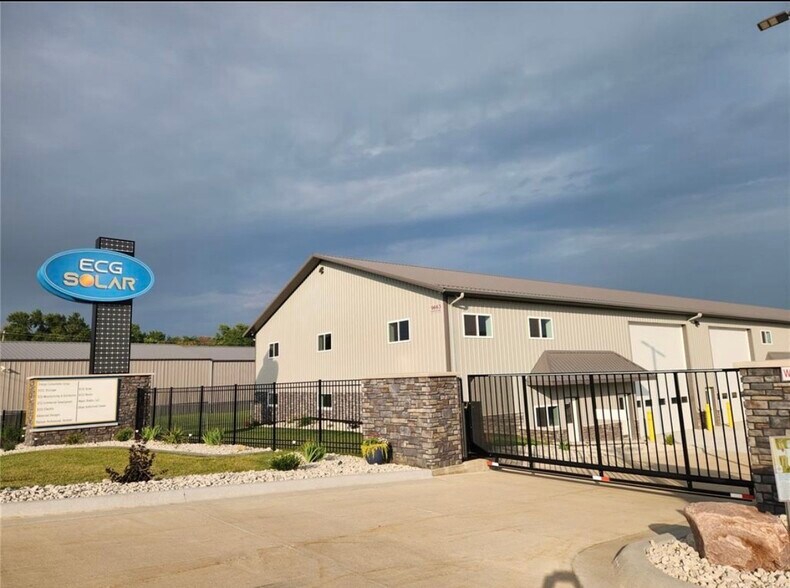 9663 230th Ave, Anamosa, IA à louer - Photo principale - Image 1 de 18