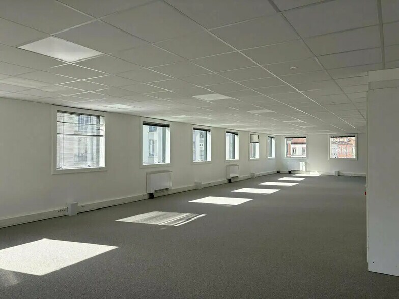 75 Cours Emile Zola, Villeurbanne for lease - Interior Photo - Image 3 of 17