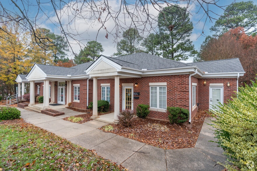 100 Preston Executive Dr, Cary, NC à vendre - Photo du bâtiment - Image 1 de 19