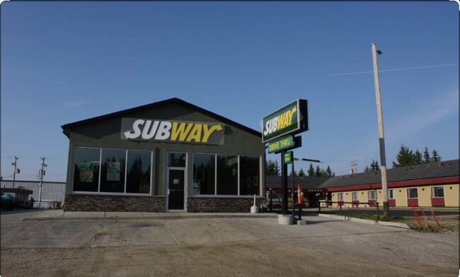 Plus de détails pour 4619 Federated Rd, Swan Hills, AB - Commerce de détail à louer