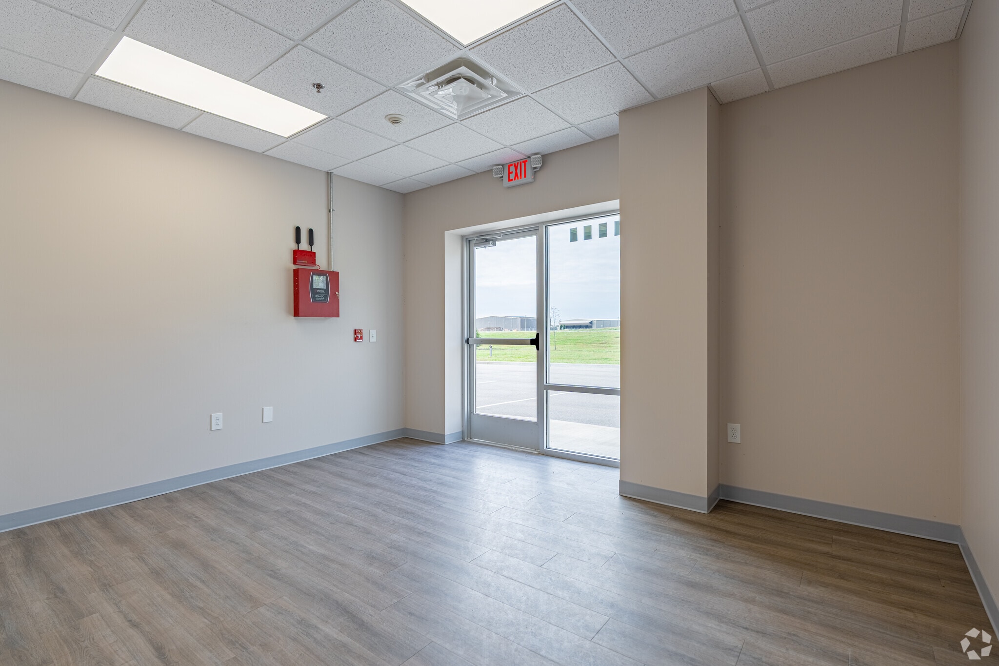 1781 Kitty Hawk Dr, Elizabethtown, KY for sale Lobby- Image 1 of 6