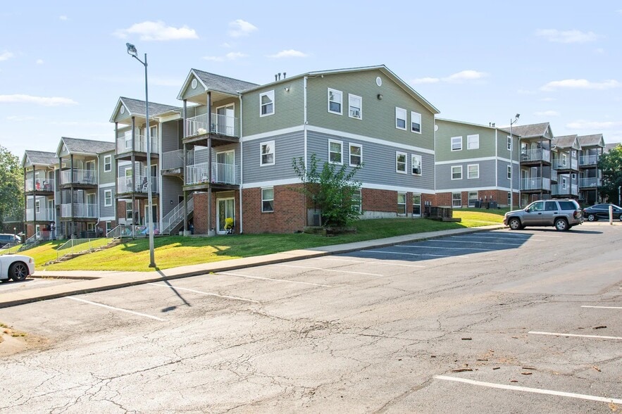 6421 Manchester Ave, Kansas City, MO for sale - Building Photo - Image 2 of 17