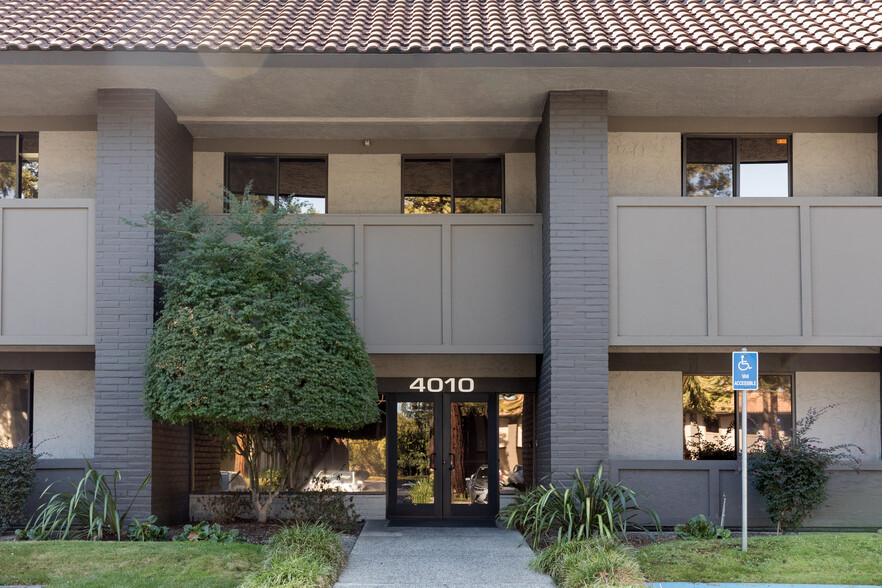 4020 Moorpark Ave, San Jose, CA for lease - Building Photo - Image 1 of 6