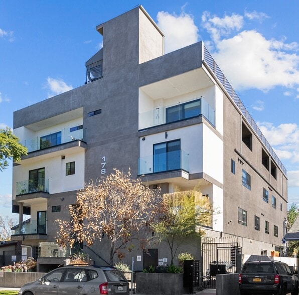178-180 N Alexandria Ave, Los Angeles, CA à vendre - Photo du bâtiment - Image 2 de 71