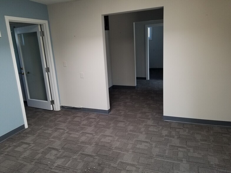 241 Maple Ave, Red Bank, NJ à louer - Photo du bâtiment - Image 3 de 20