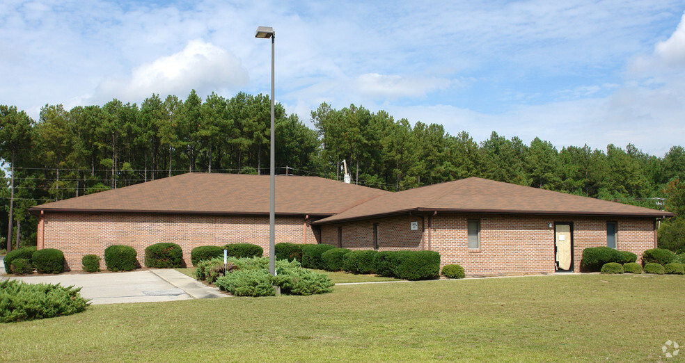 220 Business Park Blvd, Columbia, SC for lease - Primary Photo - Image 1 of 3