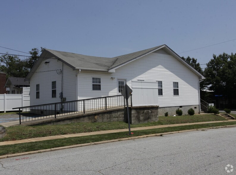 730 S Church St, Spartanburg, SC à louer - Photo du bâtiment - Image 3 de 29