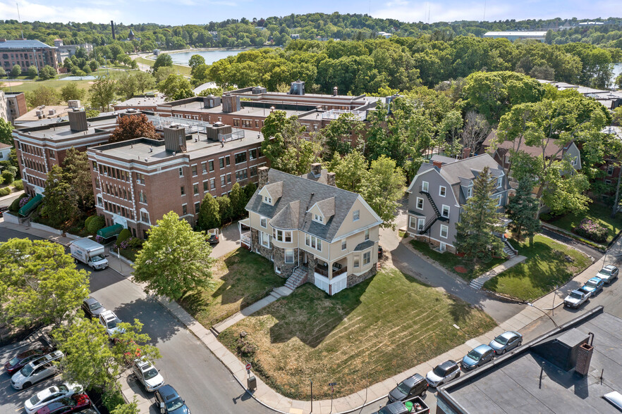 14 Chiswick Rd, Brighton, MA à vendre - Photo du bâtiment - Image 1 de 1