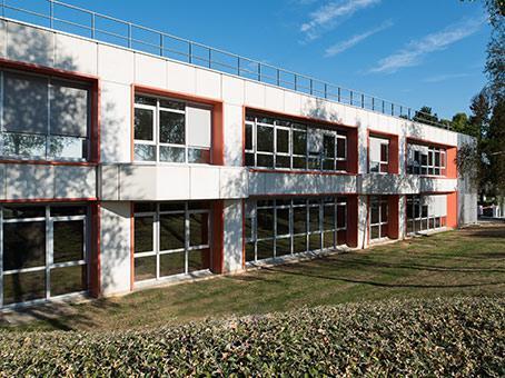 1 Rue Du Commandant Mouchotte, Paray-Vieille-Poste à louer - Photo du bâtiment - Image 3 de 22