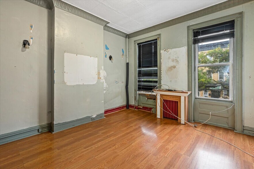 411 Himrod St, Brooklyn, NY à vendre - Photo du bâtiment - Image 3 de 14