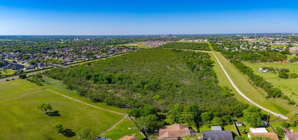 Ben Jordan 32, Victoria, TX for sale - Building Photo - Image 3 of 11